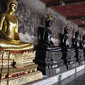 Bardzo przypadkowe widoki z wielkiego miasta z dominacja tematow buddyjskich #buddyzm #bangkok #miasto #Azja #Thailandia #Budda #owady #motyl