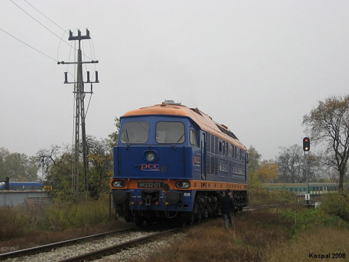 25.10.2008 BR232-171 (PCC Rail) stoi na torze 100 obok stacji.