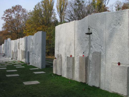 Pomnik Pamięci Pochowanych na Nieistniejących Wrocławskich Cmentarzach