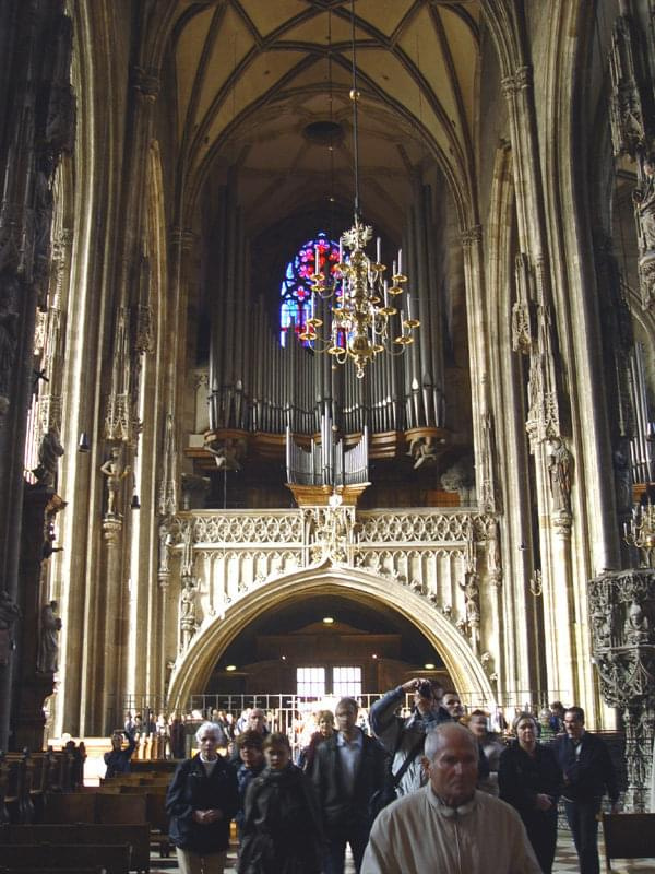 Wnętrze katedry w Wiedniu #wiedeń