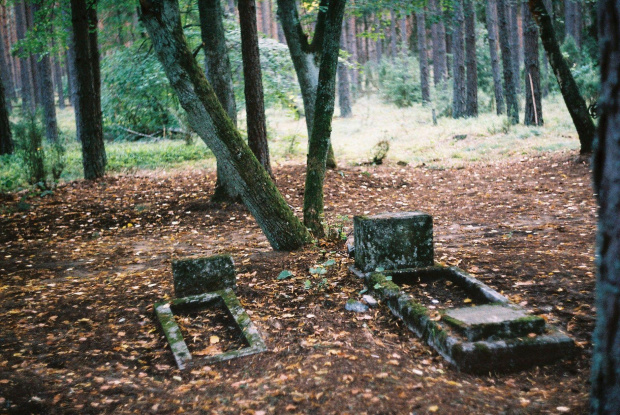 cmentarz ewangelicki niedaleko Krzyży #mazury #cmentarz #Krzyże