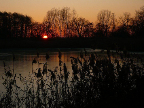 Ostatni zachód słońca w 2008 roku... Dużo słońca i radości w 2009 r. życzę wszystkim #zachód #woda