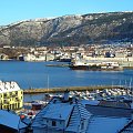 Bergen Norwegia w tle centrum. #norwegia #krajobraz #bergen #widoki #podróże #góry #morze