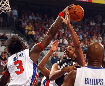 WALLACE #NBABASKETKOSZWALLACEPISTONS