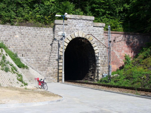 Tunel kolejowy w miejscowości Tunel #tunel