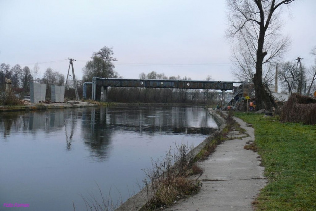Budowa mostu nad rzeką Pisą. 19.11.2007 #Most #RzekaPisa #Pisz