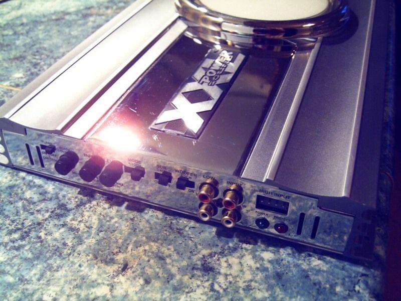 Aparat cyfrowy - ciemne zdjecia z lampą błyskową