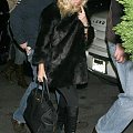 Ashley leaving the Police concert-paparazzi listopad 2007