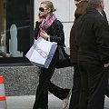 Ashley out and about in NYC-paparazzi listopad 2007