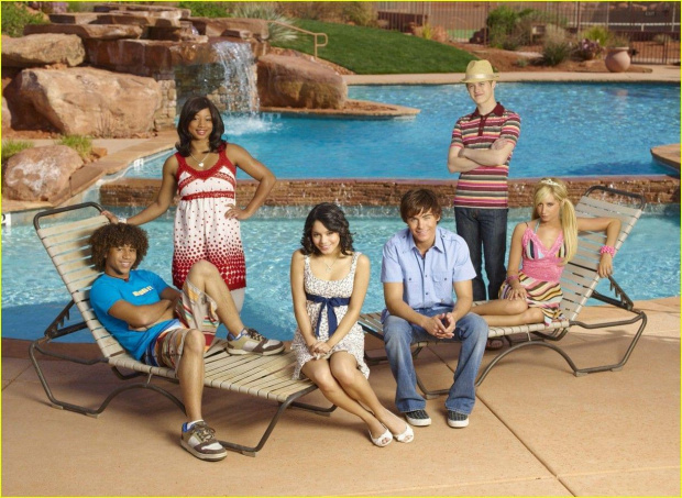 #HighSchoolMusical2