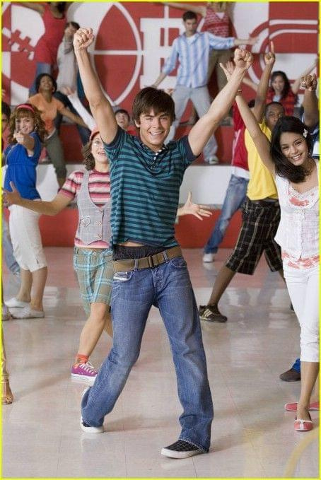 #HighSchoolMusical2