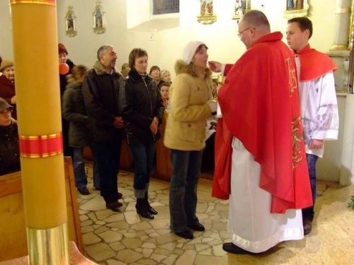 Ostatnia Msza Święta i pożegnanie ks. Piotra Kradasa z Dąbrówki, odchodzącego do parafii w Somoninie!
Dąbrówka - 29.11.2007 r.