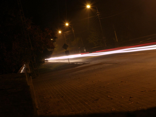 Zabawa światłem, noc , ulica , światło, samochody.