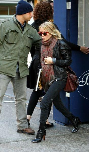 Mary-Kate out and about in NYC-paparazzi listopad 2007