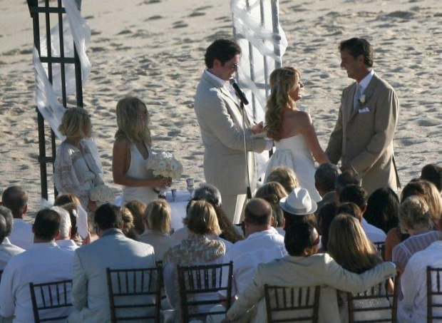 Ash and Kay attend Jills wedding in Mexico-paparazzi listopad 2007