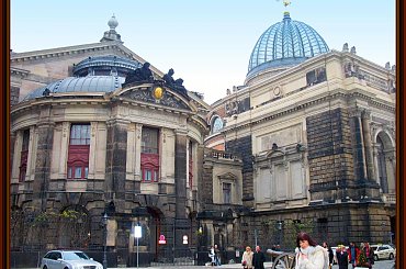 #Drezno #Niemcy #miasta #zabytki #urbanistyka #budowle #zamki #pomniki #MiastoNocą