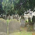 Stłoczone , bardzo stare nagrobki... #Anglia #Maidstone #cmentarze #krajobrazy #widoki #zabytki