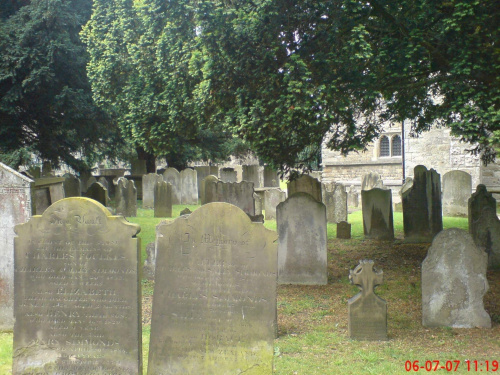 Stłoczone , bardzo stare nagrobki... #Anglia #Maidstone #cmentarze #krajobrazy #widoki #zabytki