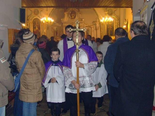 Ceremonia wprowadzenia ks. Pawła Sitarka na proboszcza parafii w Dąbrówce - 11.12.2007r.