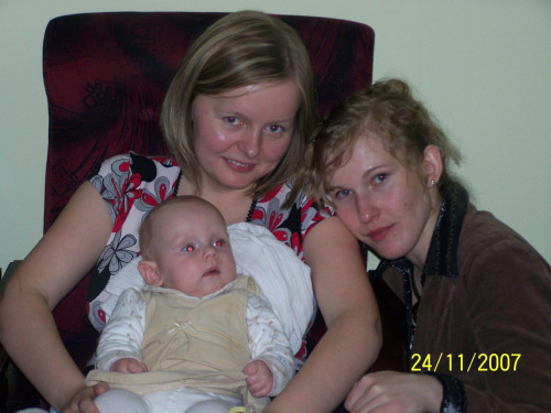 Malutek z mamą i ciocią