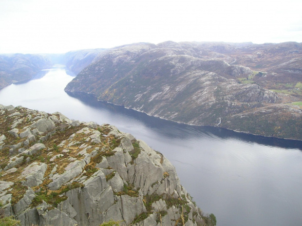 Norwegia, Droga na Preikestolen copyright(c)jarekmadlewski2007