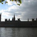 Na zachodzie piękne słoneczko ale od wschodu idą chmury ... o ironio :P A to niżej to Westminster :D