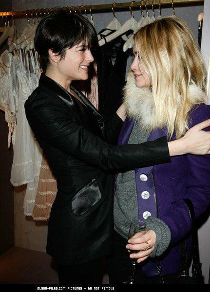 Ashley at the Kiki De Montparnasse store opening-events grudzień 2007