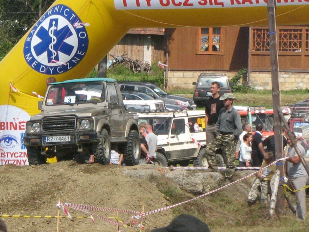 Zdjęcia ze zlotu w czarnorzekach który sie odbyl na wakacjach ...
(na fotkach pokazany drugi dzień rywalizacji) #ZLOT4x4CzarnorzekiKorczyna