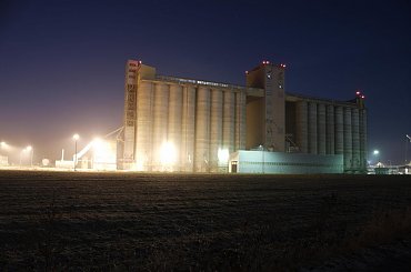 #elewator #zbożowy #zboże #magazyn #noc #nocą #leszno #lasocice